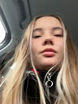 Snapshot of StephanieMur chatting on 10/07/25, 04:20 StephanieMur online show from 10/07/25, 04:20