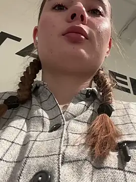 Snapshot of StephanieMur chatting on 11/09/25, 07:17 StephanieMur online show from 11/09/25, 07:17