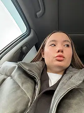 StephanieMur online show from 12/05/25, 07:39