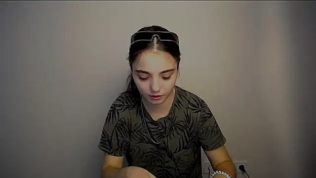 Sun Shine   online show from 09/25/25, 07:01