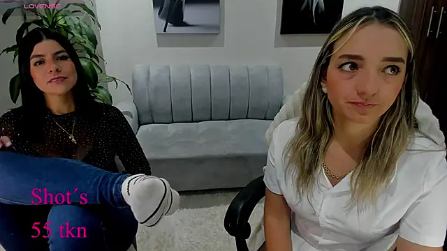 Snapshot of Miss_Annye chatting on 09/14/25, 11:04 Miss Annye online show from 09/14/25, 11:04