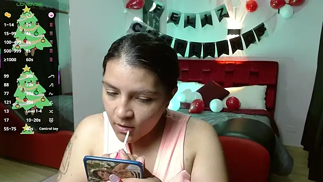 Snapshot of Sahamara_07 chatting on 12/20/25, 04:03 Sahamara 07 online show from 12/20/25, 04:03