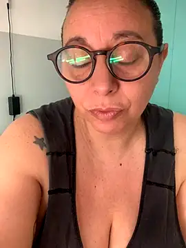 LupeLok online show from 11/03/25, 03:13