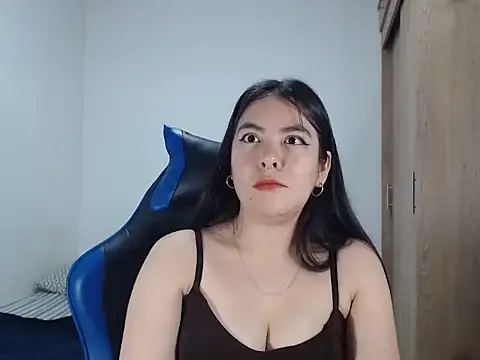 EloiseJun online show from 09/27/25, 08:36