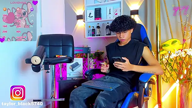  taylor black online show from 08/06/26, 10:33
