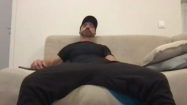 Snapshot of Zaak91190 chatting on 11/29/25, 04:54 Zaak91190 online show from 11/29/25, 04:54