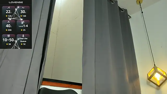 lianfox  online show from 09/23/25, 12:41