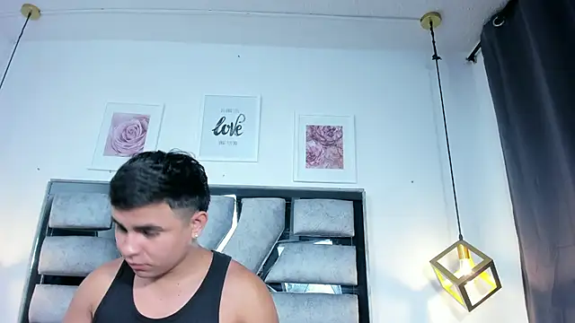 lianfox  online show from 03/26/26, 12:11