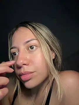 MissCat  online show from 12/20/25, 03:13