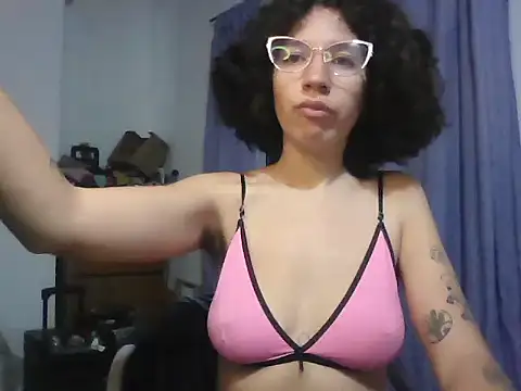 Snapshot of loliporomero chatting on 09/25/25, 12:03 loliporomero online show from 09/25/25, 12:03