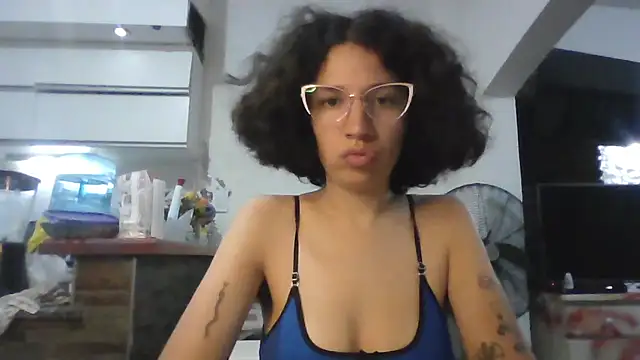 Snapshot of loliporomero chatting on 10/17/25, 12:25 loliporomero online show from 10/17/25, 12:25