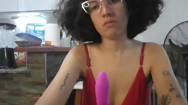 Snapshot of loliporomero chatting on 10/18/25, 02:58 loliporomero online show from 10/18/25, 02:58