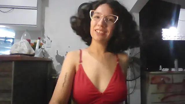 Snapshot of loliporomero chatting on 11/17/25, 03:45 loliporomero online show from 11/17/25, 03:45