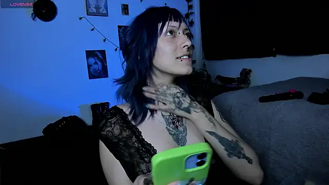 kattusauruss online show from 10/21/25, 03:40