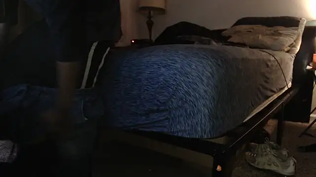 Snapshot of The1BBC chatting on 11/21/25, 04:05 The1BBC online show from 11/21/25, 04:05