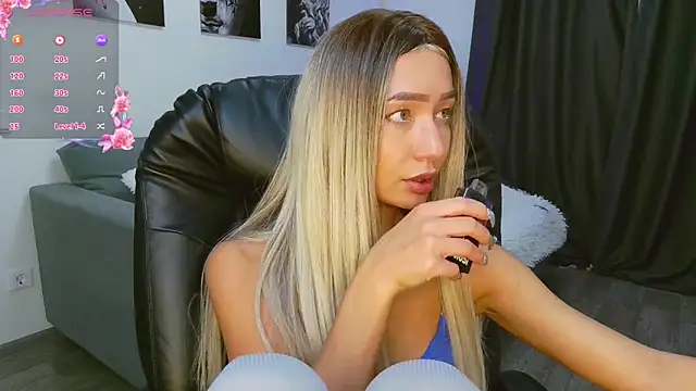 Snapshot of Lisa_Shultz chatting on 11/06/25, 02:18 Lisa Shultz online show from 11/06/25, 02:18