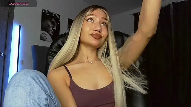 Snapshot of Lisa_Shultz chatting on 01/09/26, 01:47 Lisa Shultz online show from 01/09/26, 01:47