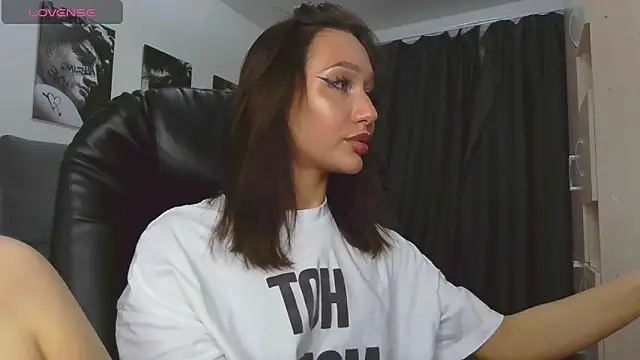 Snapshot of Lisa_Shultz chatting on 02/09/26, 04:11 Lisa Shultz online show from 02/09/26, 04:11