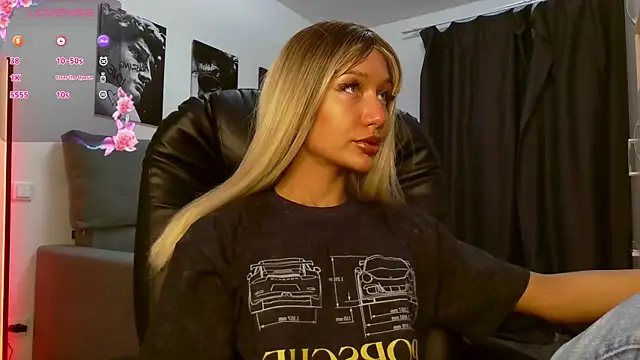 Snapshot of Lisa_Shultz chatting on 02/10/26, 03:38 Lisa Shultz online show from 02/10/26, 03:38