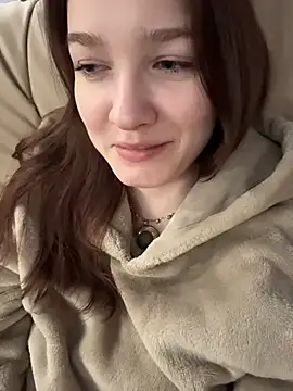 Snapshot of MichelleRoux chatting on 11/24/25, 03:06 MichelleRoux online show from 11/24/25, 03:06