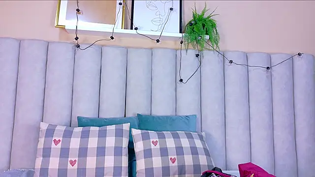 BelaMiller  online show from 10/19/25, 11:44