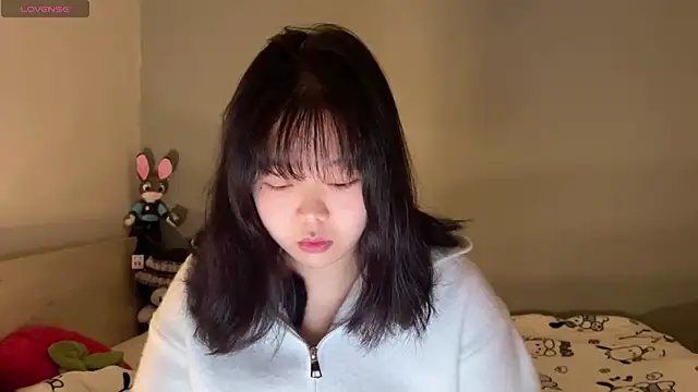 Kittenfishing online show from 10/30/25, 03:13