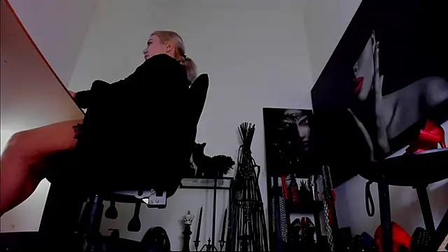 demisweet online show from 02/15/26, 06:43