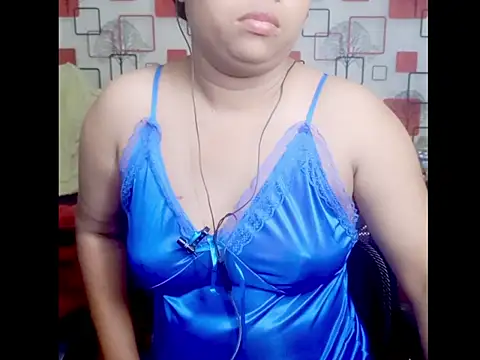 Snapshot of LushVamp chatting on 09/17/25, 11:34 LushVamp online show from 09/17/25, 11:34