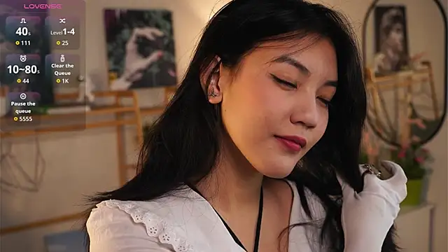 MoiraEger online show from 10/01/25, 05:08