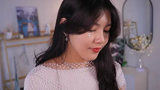 MoiraEger online show from 10/26/25, 05:08