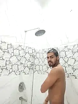 Snapshot of fireboyyyyy chatting on 10/17/25, 11:18 fireboyyyyy online show from 10/17/25, 11:18