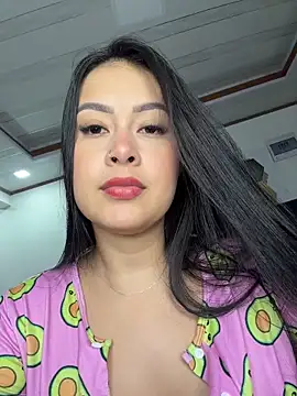 Snapshot of CrisMarulanda chatting on 02/13/26, 04:41 CrisMarulanda online show from 02/13/26, 04:41