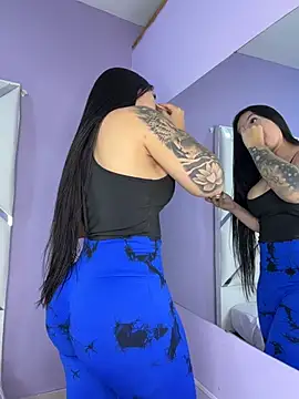 Snapshot of CrisMarulanda chatting on 03/29/26, 08:20 CrisMarulanda online show from 03/29/26, 08:20