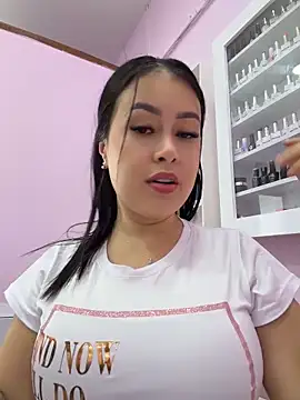 CrisMarulanda online show from 05/13/26, 04:48