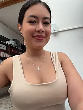 CrisMarulanda online show from 05/22/26, 04:12