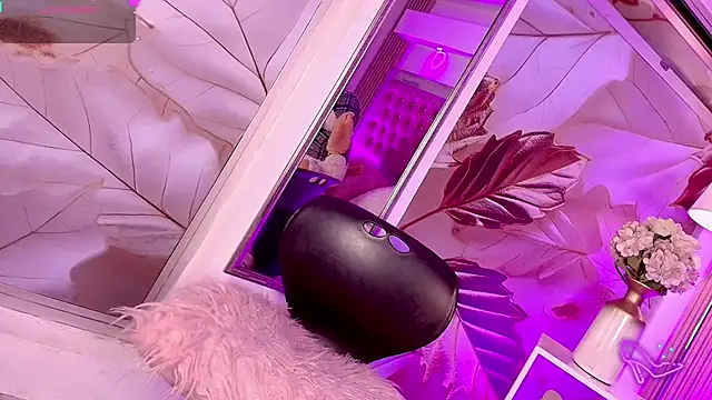 Snapshot of MylaDreams chatting on 06/12/26, 03:49 MylaDreams online show from 06/12/26, 03:49