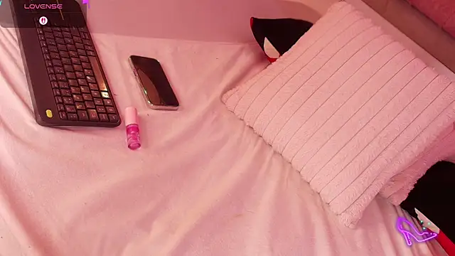 Snapshot of MylaDreams chatting on 07/14/26, 10:21 MylaDreams online show from 07/14/26, 10:21