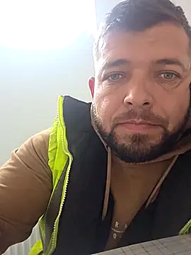 Snapshot of Clau1291 chatting on 10/15/25, 12:27 Clau1291 online show from 10/15/25, 12:27