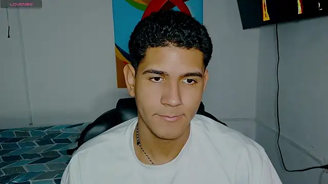 Snapshot of juanacock_1 chatting on 12/14/25, 04:18 juanacock 1 online show from 12/14/25, 04:18