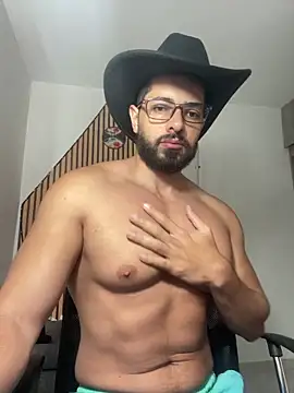 Snapshot of magnumchris chatting on 02/13/26, 04:03 magnumchris online show from 02/13/26, 04:03