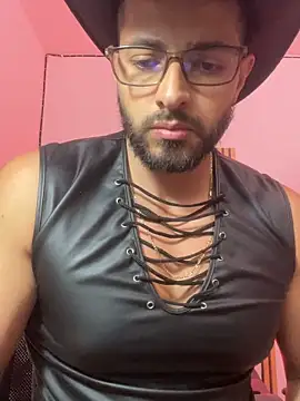 Snapshot of magnumchris chatting on 04/21/26, 01:42 magnumchris online show from 04/21/26, 01:42