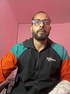 Snapshot of magnumchris chatting on 05/04/26, 11:17 magnumchris online show from 05/04/26, 11:17