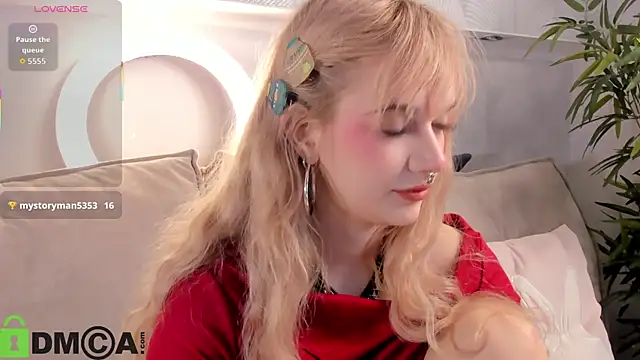 Molly Platt online show from 04/12/26, 09:25