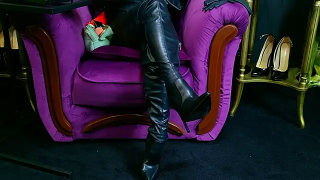 VivianReeve online show from 09/25/25, 05:22