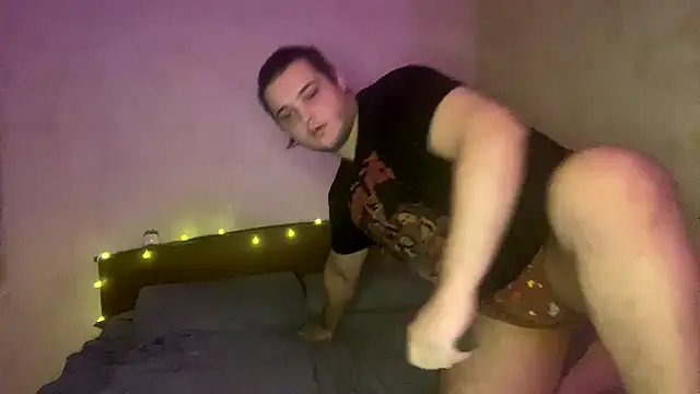 Snapshot of lailarays chatting on 09/21/25, 04:30 lailarays online show from 09/21/25, 04:30