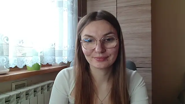 LooveELLYx online show from 10/28/25, 07:34