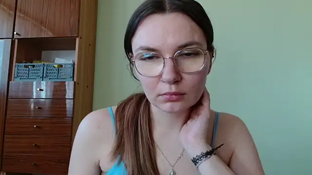 LooveELLYx online show from 03/06/26, 07:27