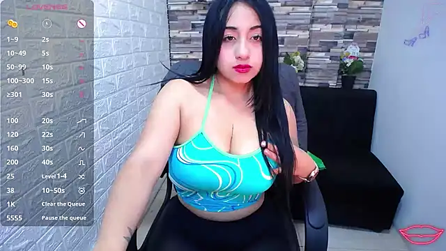 Snapshot of isabelsaenzxx chatting on 09/24/25, 12:30 isabelsaenzxx online show from 09/24/25, 12:30