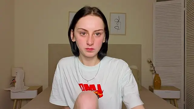 Snapshot of Little_moly999 chatting on 11/23/25, 04:01 Little moly999 online show from 11/23/25, 04:01