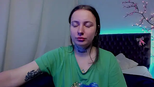 Snapshot of LilaVame chatting on 09/30/25, 12:43 LilaVame online show from 09/30/25, 12:43